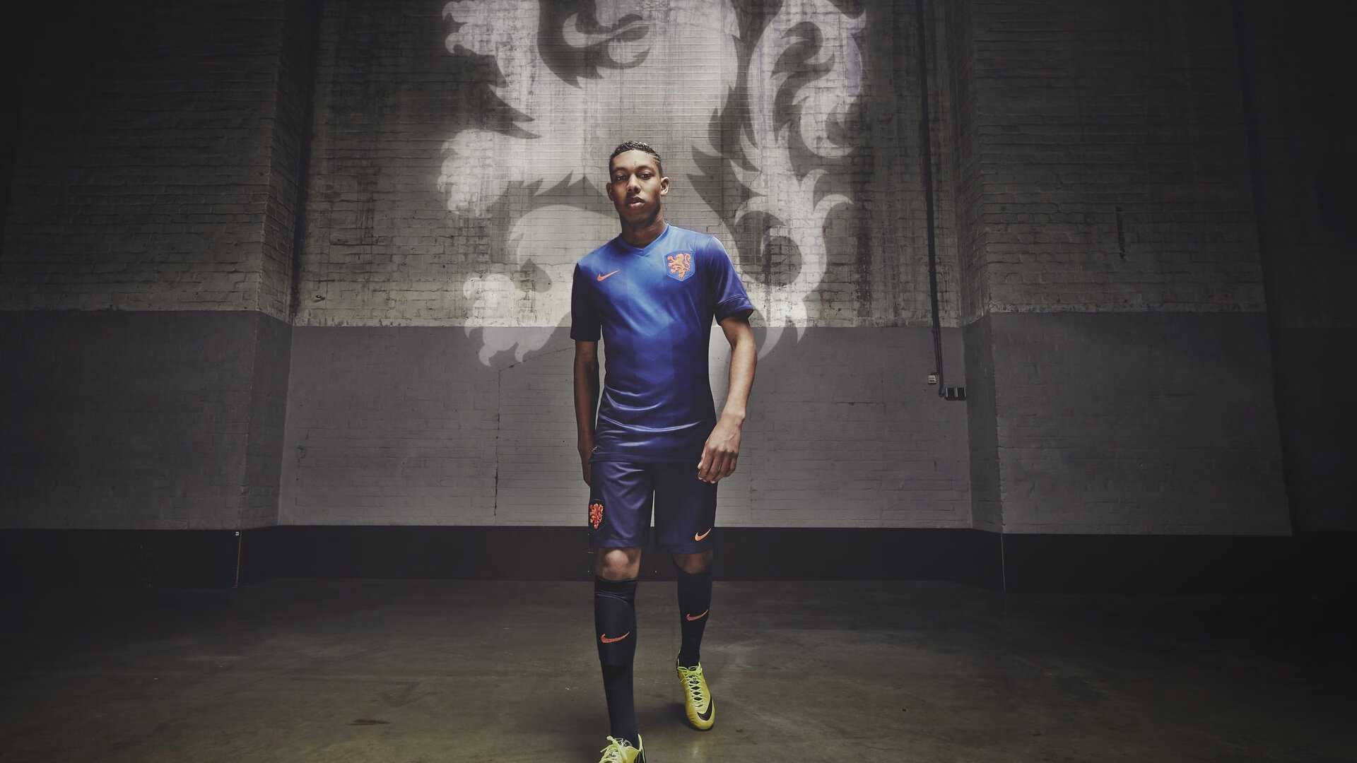 媒体合作：赛事方与直播平台联合推出深度幕后报道，赛事媒介是做什么的