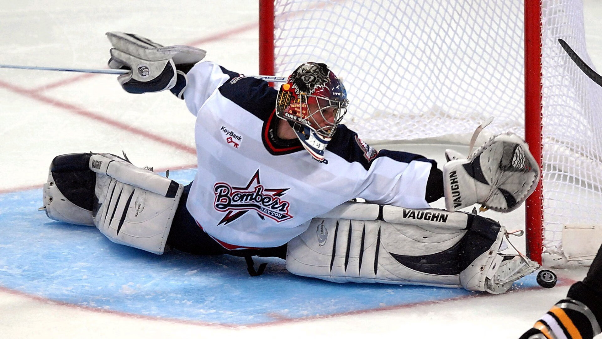 世界羽毛球混合团体赛国羽展现实力，轻松晋级决赛的同时展示团结